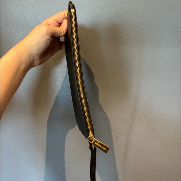 Michael Kors clutch - Picture 4 of 7